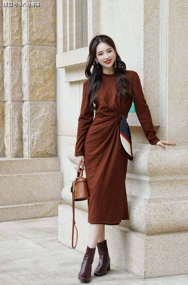 棕色 优雅女人会穿“大衣”更有气质，不老气、不扮嫩，这才是最好状态