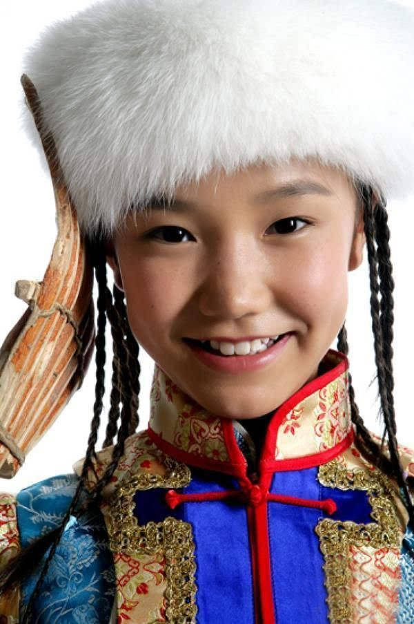 吉祥三宝乌日娜丈夫病逝3年多3个儿女让她在悲痛中坚强