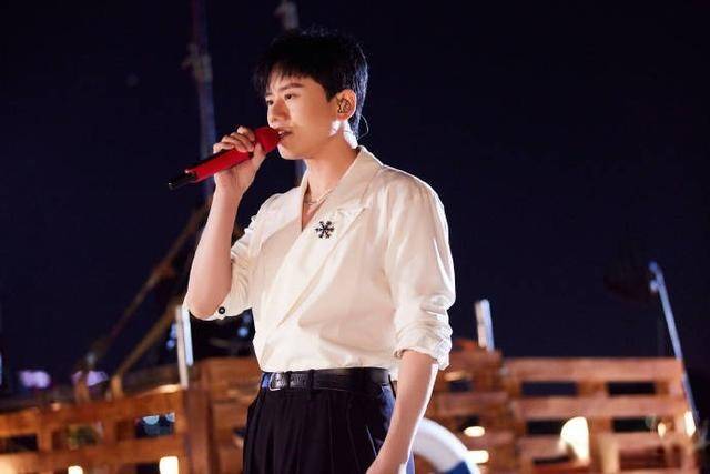 狂欢夜|精彩绝伦！天猫双11狂欢夜各路高手顶峰相见，网友直呼：太过瘾