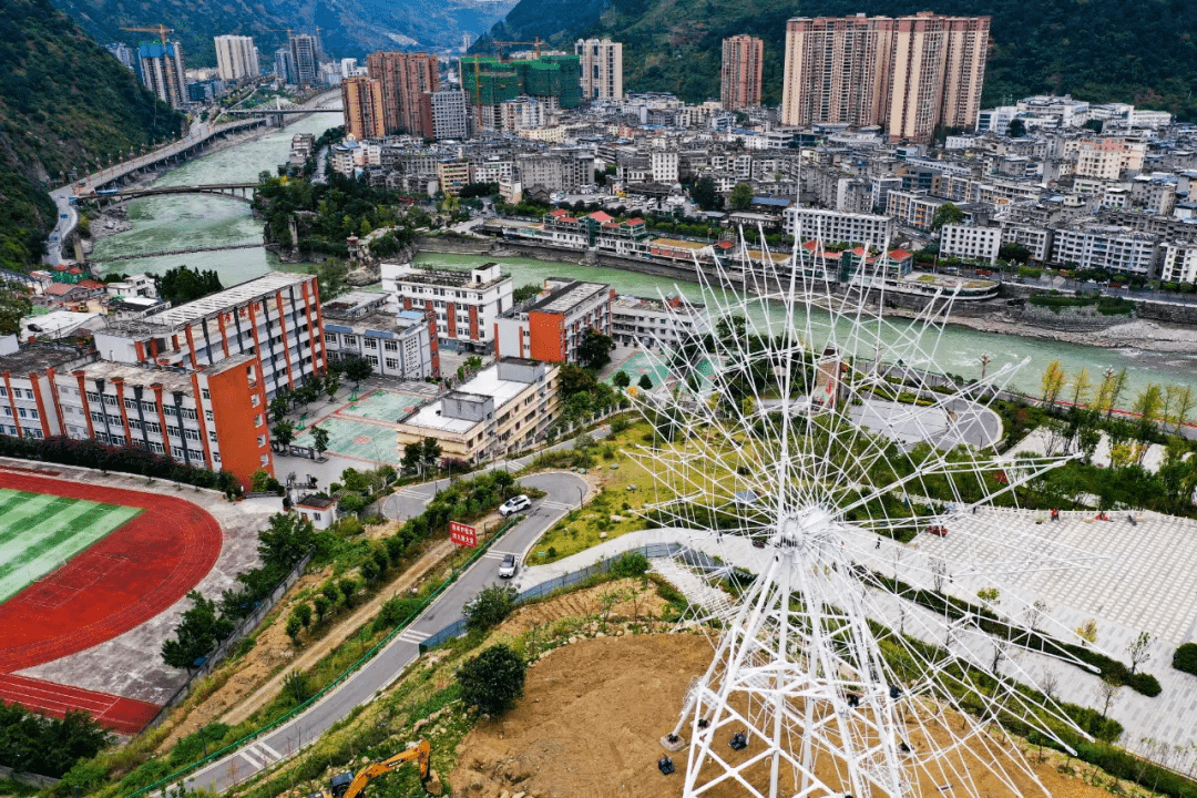 石棉县游乐公园正火热建设中 预计明年五月对外开放