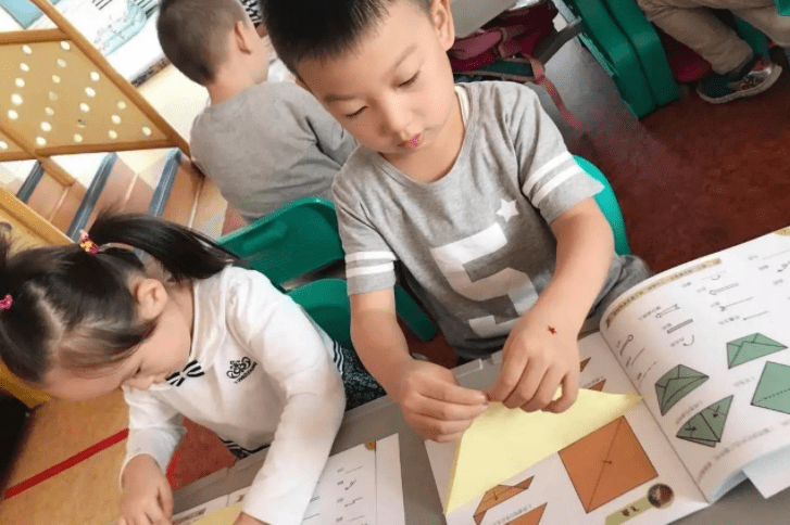 什么|上了小学才知道，公立幼儿园和私立幼儿园的差距，不是一星半点