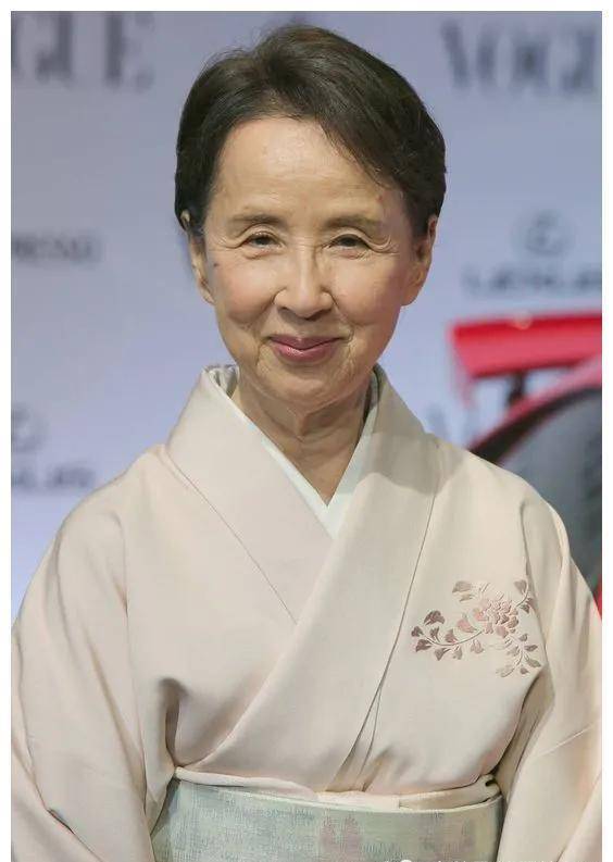赫本那些老去的美人，赫本、俞飞鸿、陈数、她们真的没有皱纹吗？