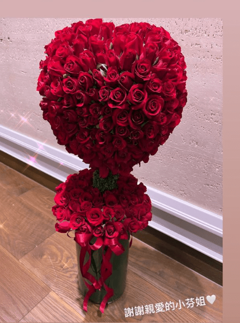 富士康老板娘曾馨莹47岁生日 一众名媛齐聚 寿星近照仍显冻龄 雅琪