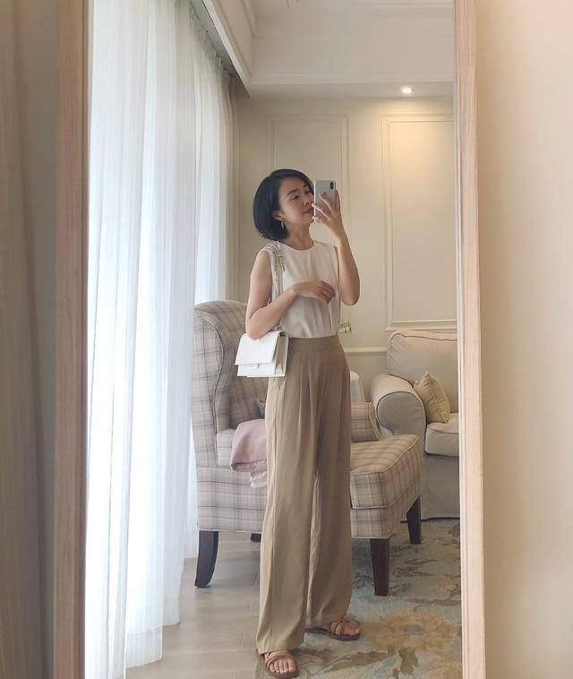 小腿肚 夏季怎么穿清爽有气质？这些穿搭简约利落又高级，让你气质感爆棚