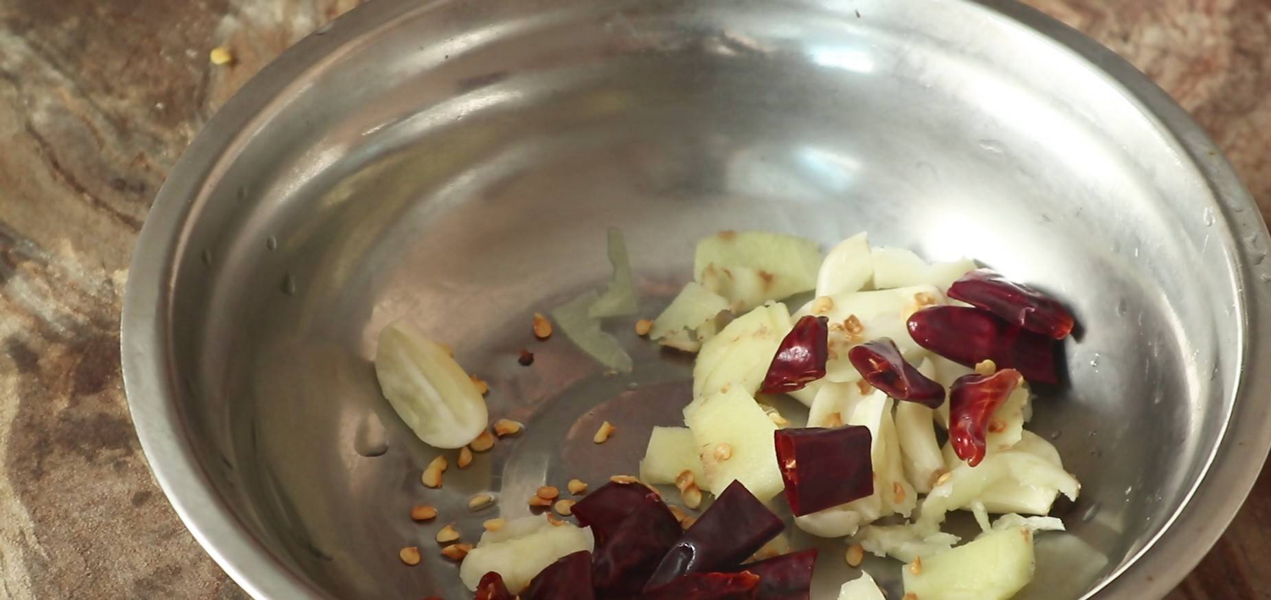 预备|五花肉炒青瓜,食材简单,脆嫩鲜香,特别下饭,值得推荐!