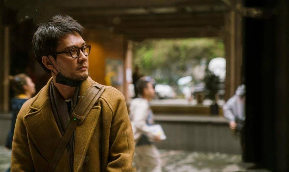 冯绍峰|迷雾剧场新剧又扑了，设定敷衍，冯绍峰瞪眼式演技，范丞丞只会耍帅