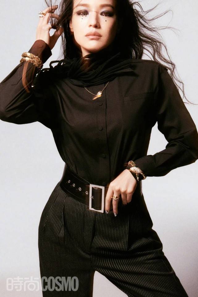 颜色 舒淇的硬照不会出错!时隔两年再穿Dior拍闭年刊,气场全开变女王