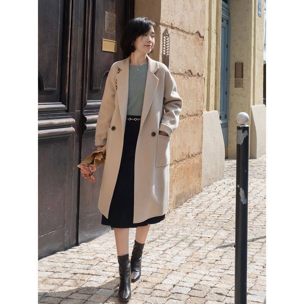 整体 秋冬穿大衣尽量少配打底裤，学时尚博主搭配半身裙，优雅更提气质