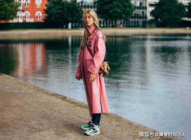季节 管它流行什么色,秋冬穿好这3个颜色,时髦一整个季节