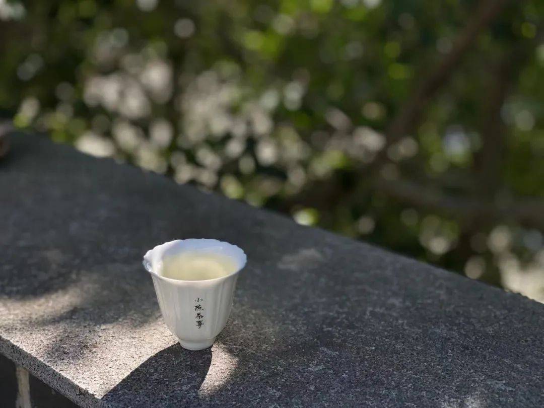 因为|酸味比苦味更过分,在白茶和红茶中喝到,赶紧舍弃吧!