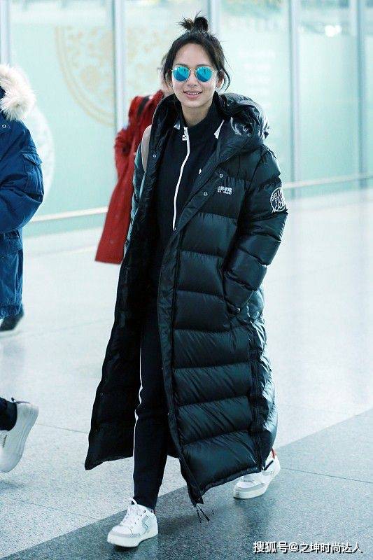 颜色 秋冬季，高领毛衣是最受欢迎的，不管单穿还是作为内搭，都是很时尚百搭的单品