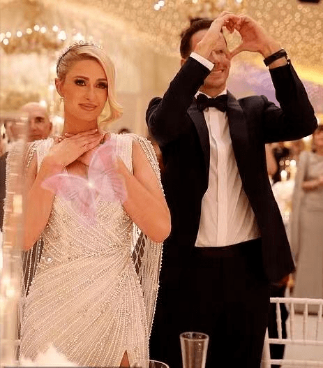 大小姐 40岁希尔顿的世纪婚礼让人开眼界！换了4套婚纱太奢华，美如公主