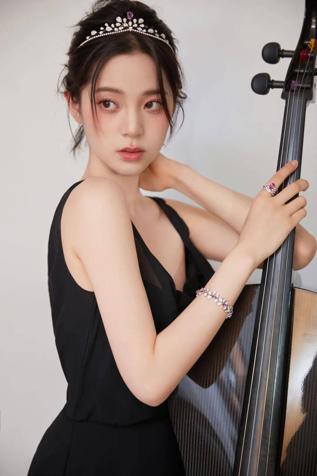 眼睛欧阳娜娜和娜扎的中庭缩短术,大鼻子星人看过来