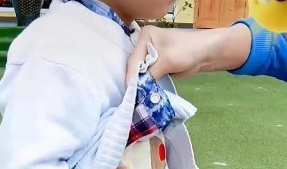 家长 幼儿园老师好心建议：请别让女孩穿裙子上学，四个理由很中肯