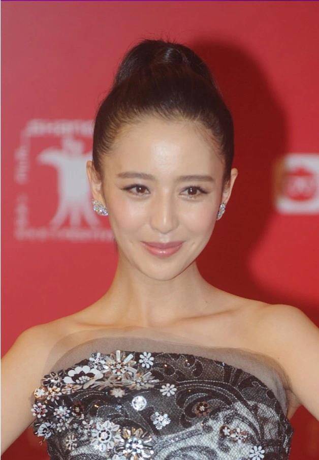 什么一脸苦相的佟丽娅,是从什么时候逆袭变美的?