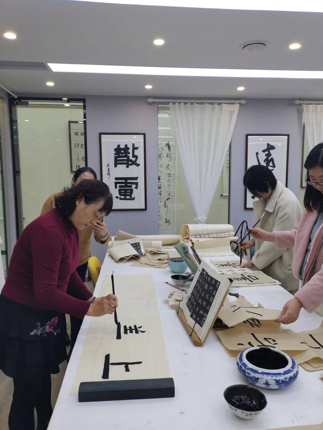 亓宏刚书友会2021年11月书法沙龙在武汉雅元艺术馆举行
