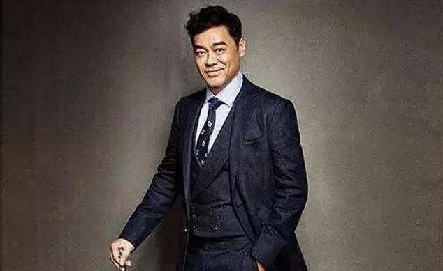 他宠爱妻子21年 但燕妮没能在片场忍住忏悔 张柏芝恳求他多看看