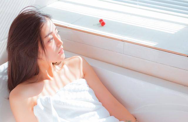 两个人一前一后攻击很舒服 口述男朋友当着他兄弟要我