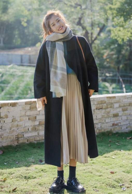 配饰 “黑色大衣”烂大街？冬天学会这4套穿搭就够了，让你保暖又洋气