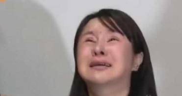 胸部女子花27万连续整形，却越整越丑，怒找媒体曝光：胸快到锁骨了！