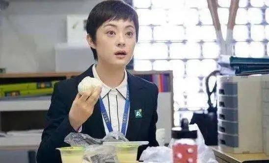 什么|33了还在执着演13岁少女，赵丽颖你让我说你什么好？