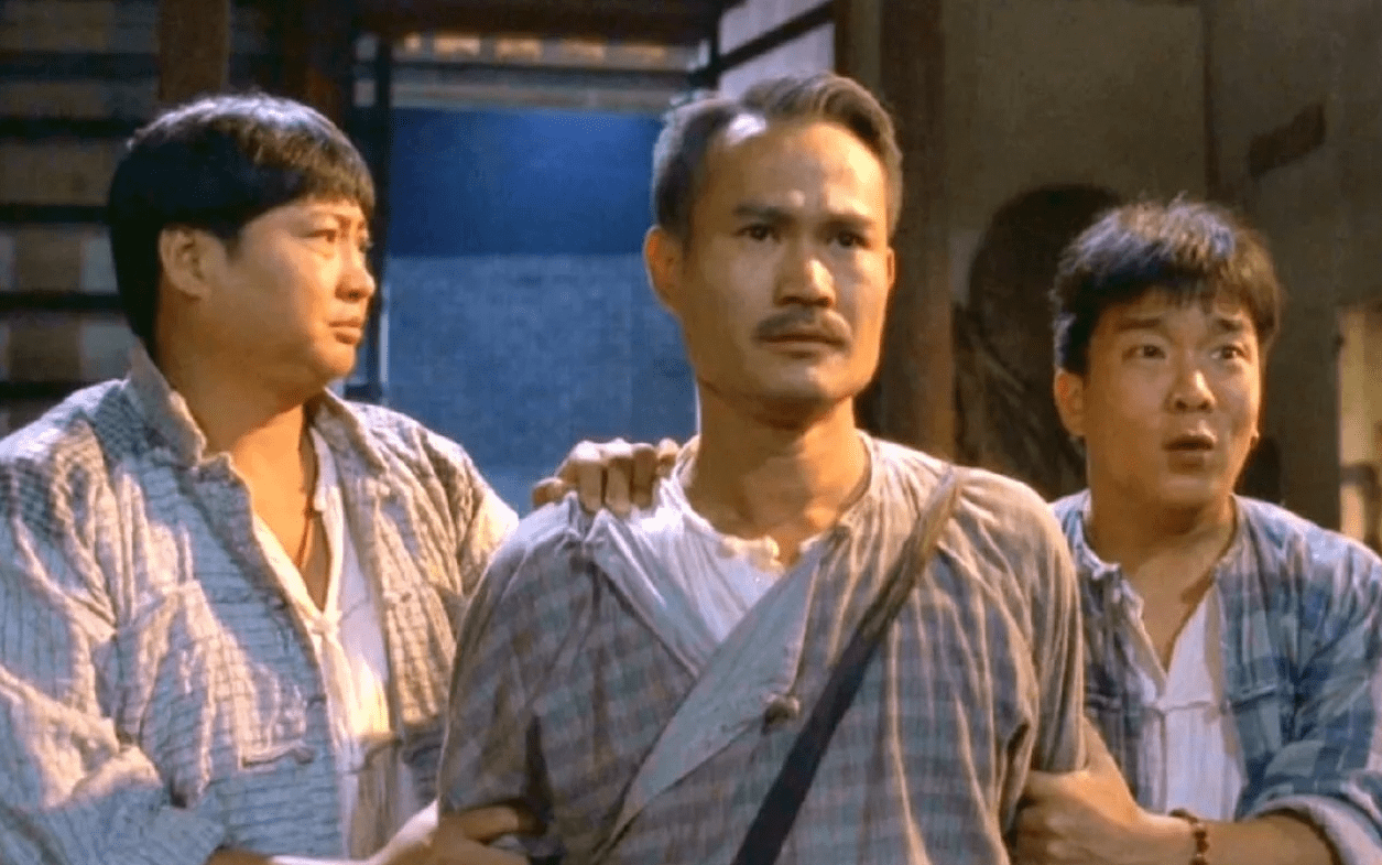 兄弟|谁能想到洪金宝嘴角上的疤痕，能引出香港电影由兴盛转衰落的故事