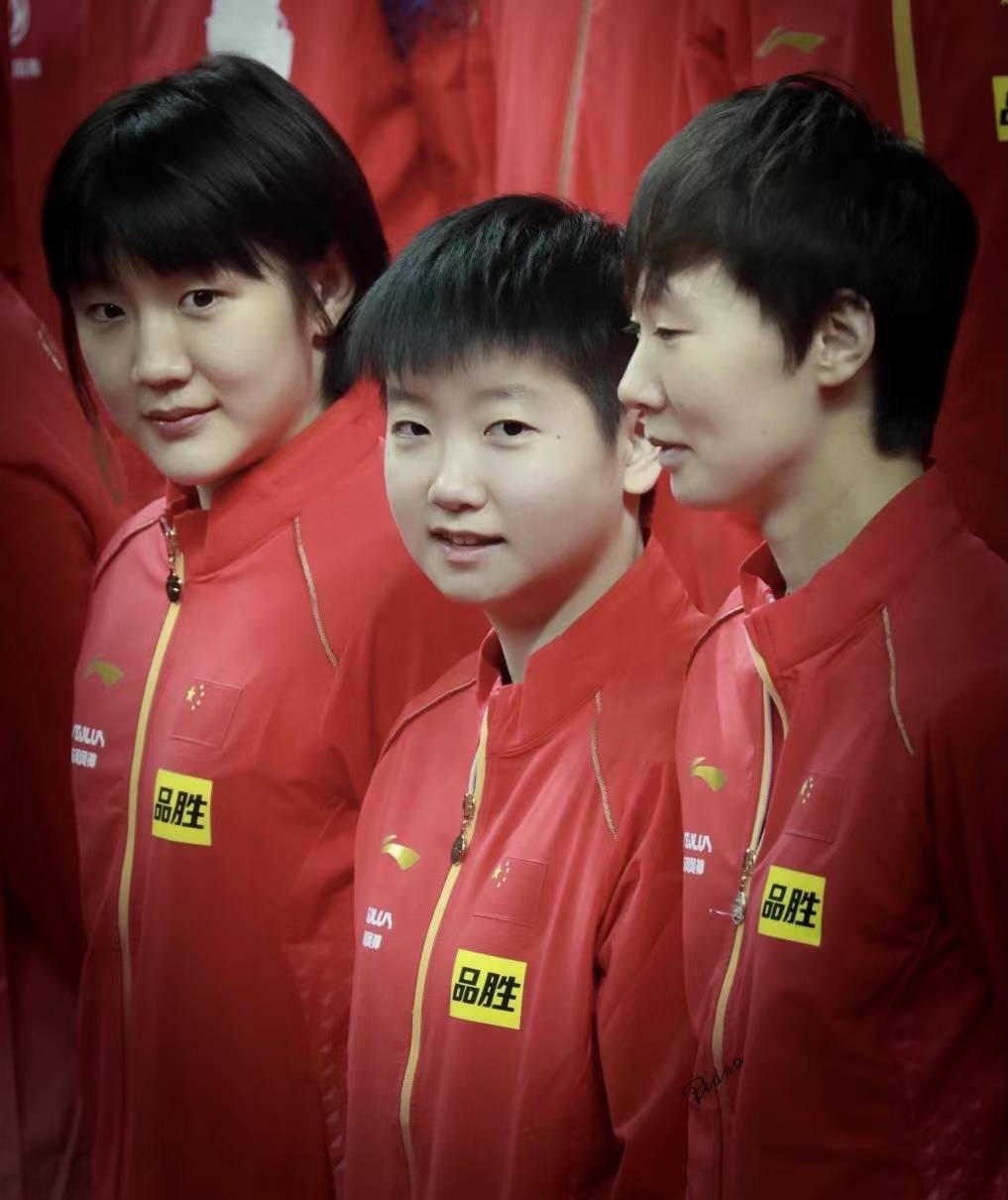 原创撒娇孙颖莎坐在陈梦腿上被师姐搂在怀里马龙握手陈梦送祝福