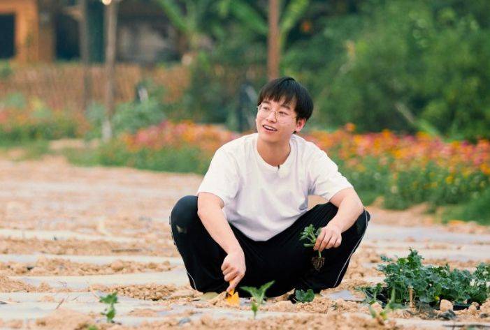 官宣|彭昱畅新节目官宣定档，《跑男》成员加盟，阵容丝毫不输《向往》