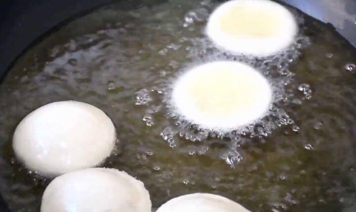 因为|早餐别吃油条馅饼了，教你快速做法，3分钟上桌，个个好吃鼓大泡