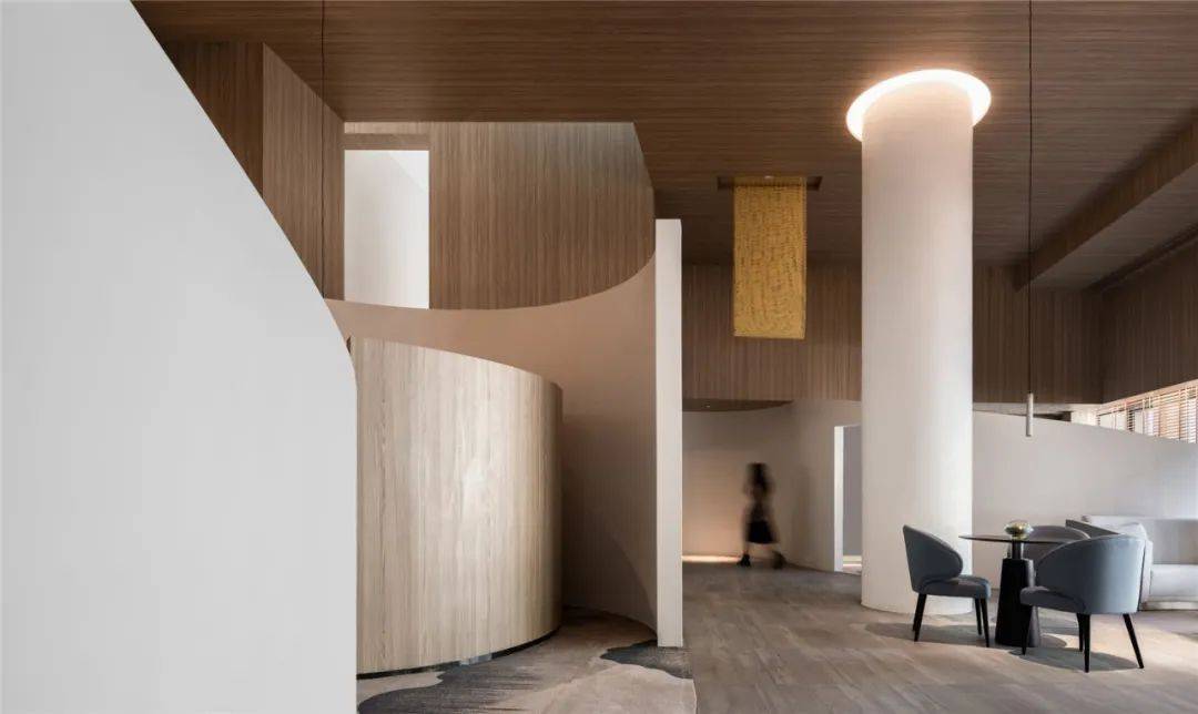 正方良行新作纯粹极简构筑非凡气质鸿安丽苑售楼中心