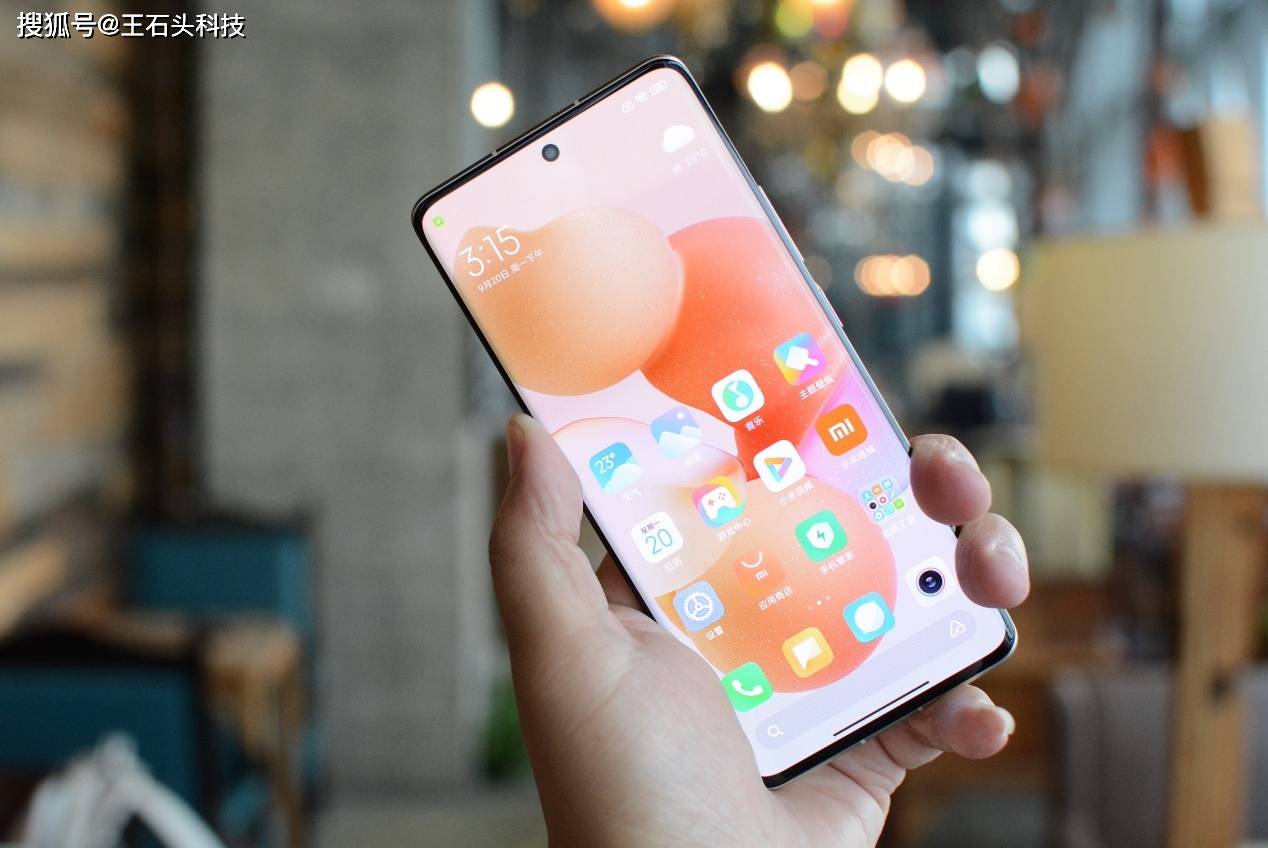 让雷军“瞠目结舌”的手机，不足7mm机身，却塞下4500mAh电池！