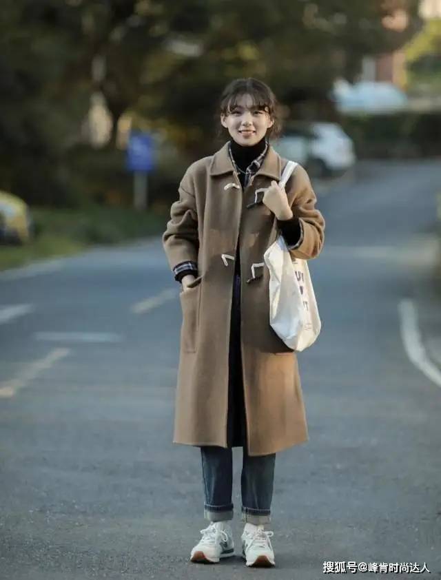 皮鞋 今年穿风衣，别再配马丁靴了！建议试试这3双鞋，显高时髦还高级