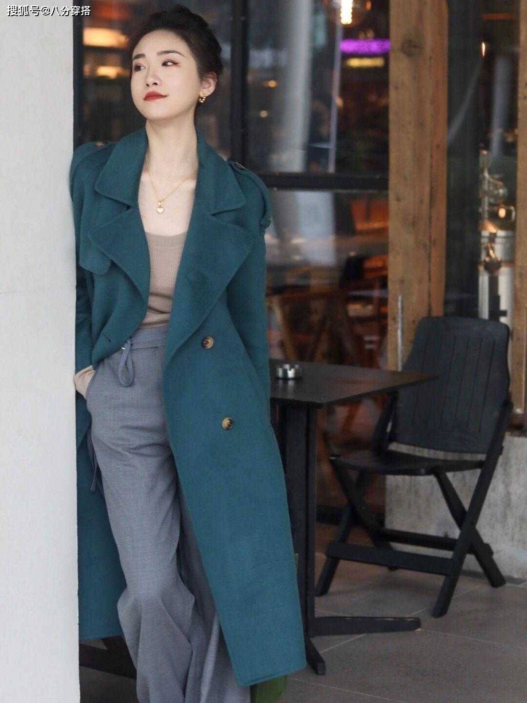 天蓝色 穿大衣不懂选颜色太苦恼？试试这几个颜色，显白温柔又不挑人