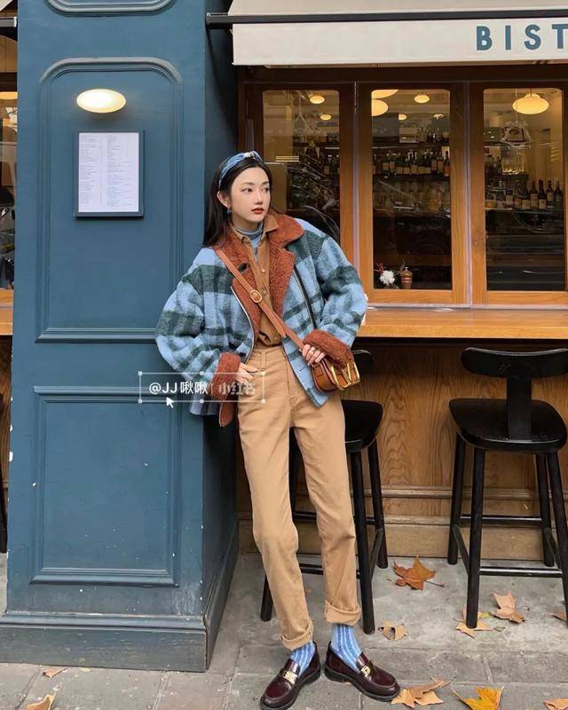 一身不会还有人还在穿“一身黑”吧？冬季最显白的小技巧来啦！