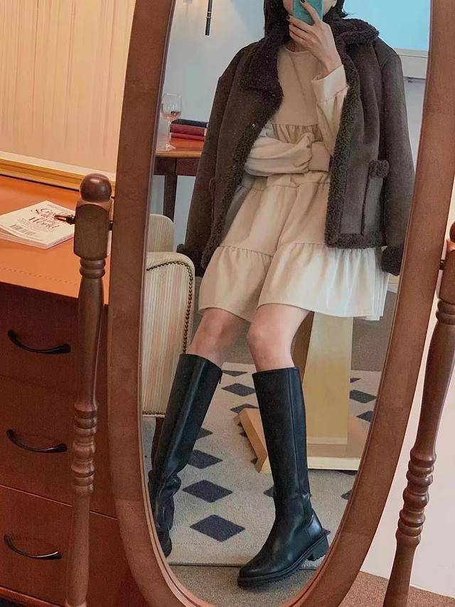 短裙 今年最流行的保暖穿搭，时髦好看的“不露腿”搭配