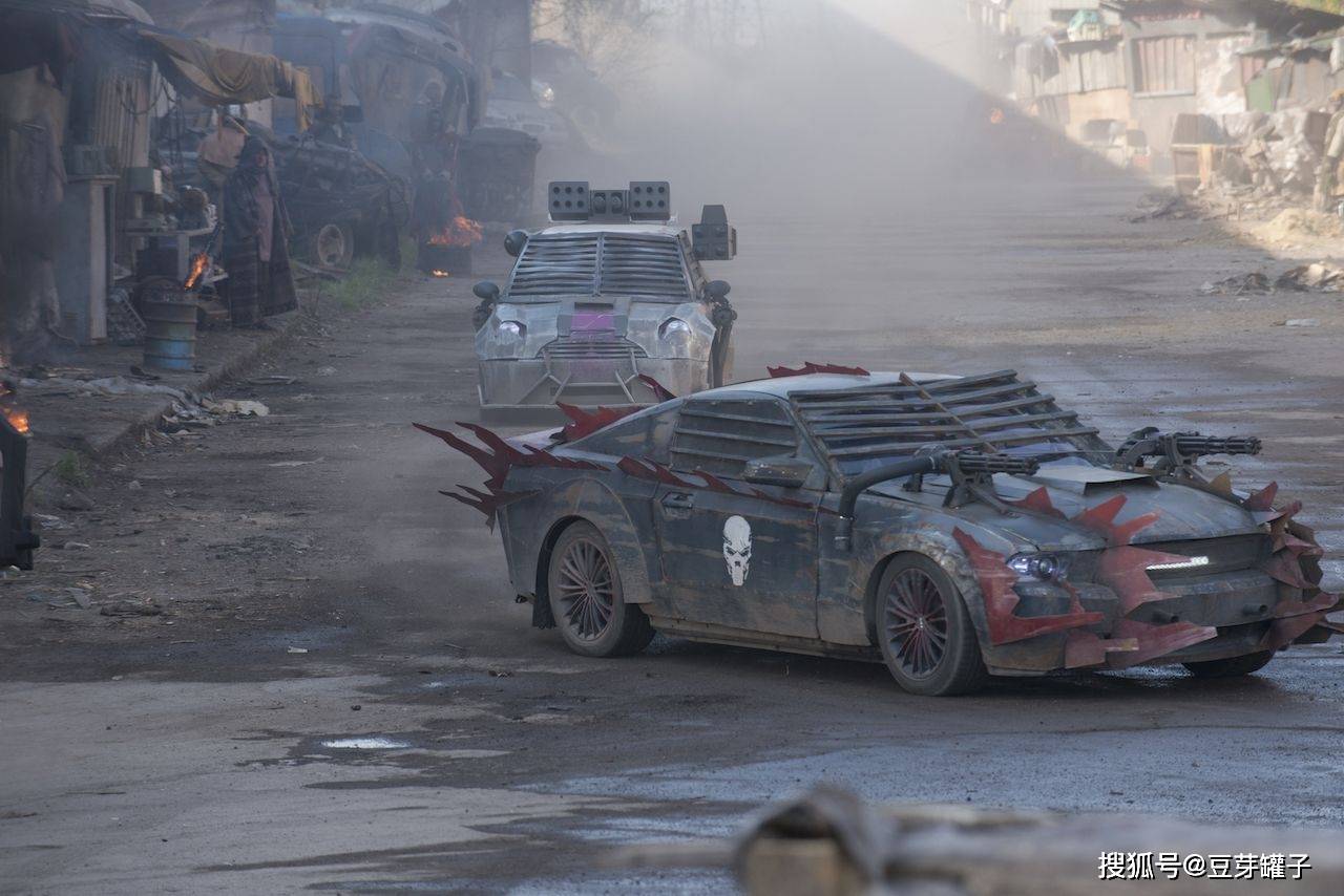 唐纳·吉布森|《死亡飞车4》,一部好看的暴力美学电影,还是一部狗尾续貂之作