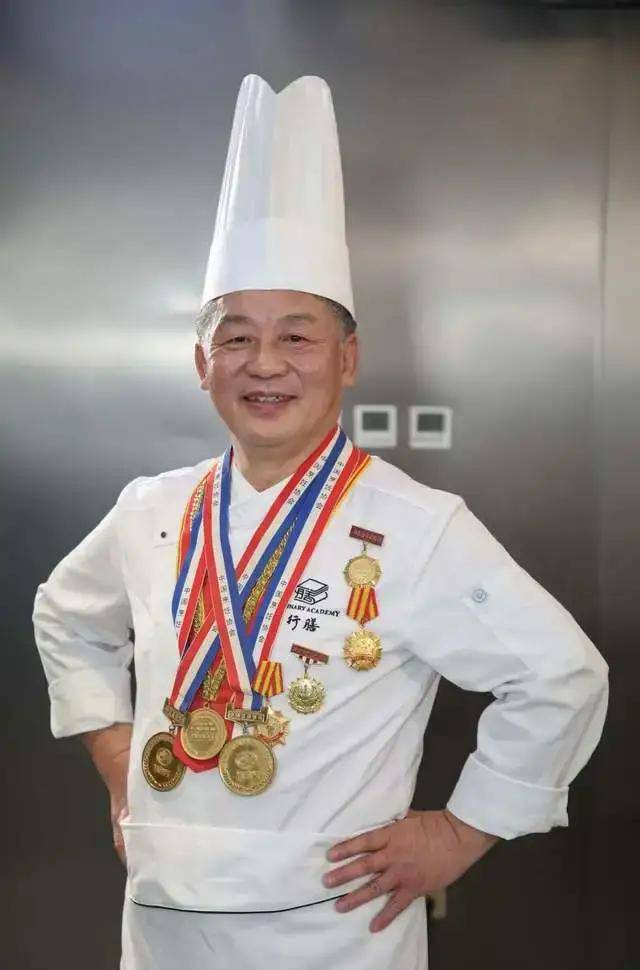 也让考察团频频点赞,从邀请粤菜教头林振国大师,到淮扬菜大师李耀云