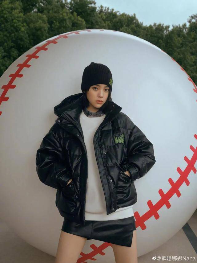 短裙 今年最流行的保暖穿搭，时髦好看的“不露腿”搭配