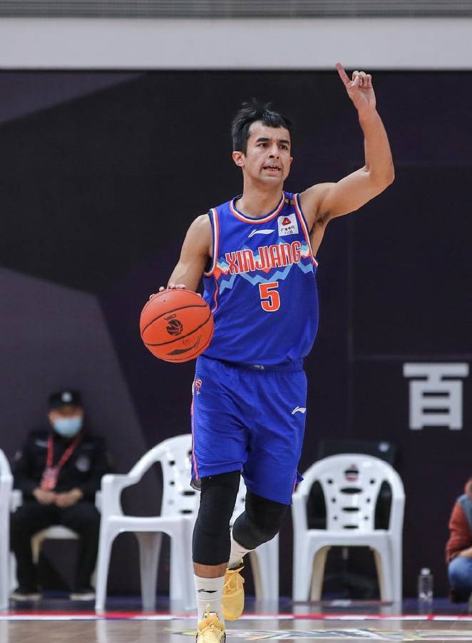 代怀博17分阿不都沙拉木空砍35 15 吉林险胜新疆送对手四连败!_上篮