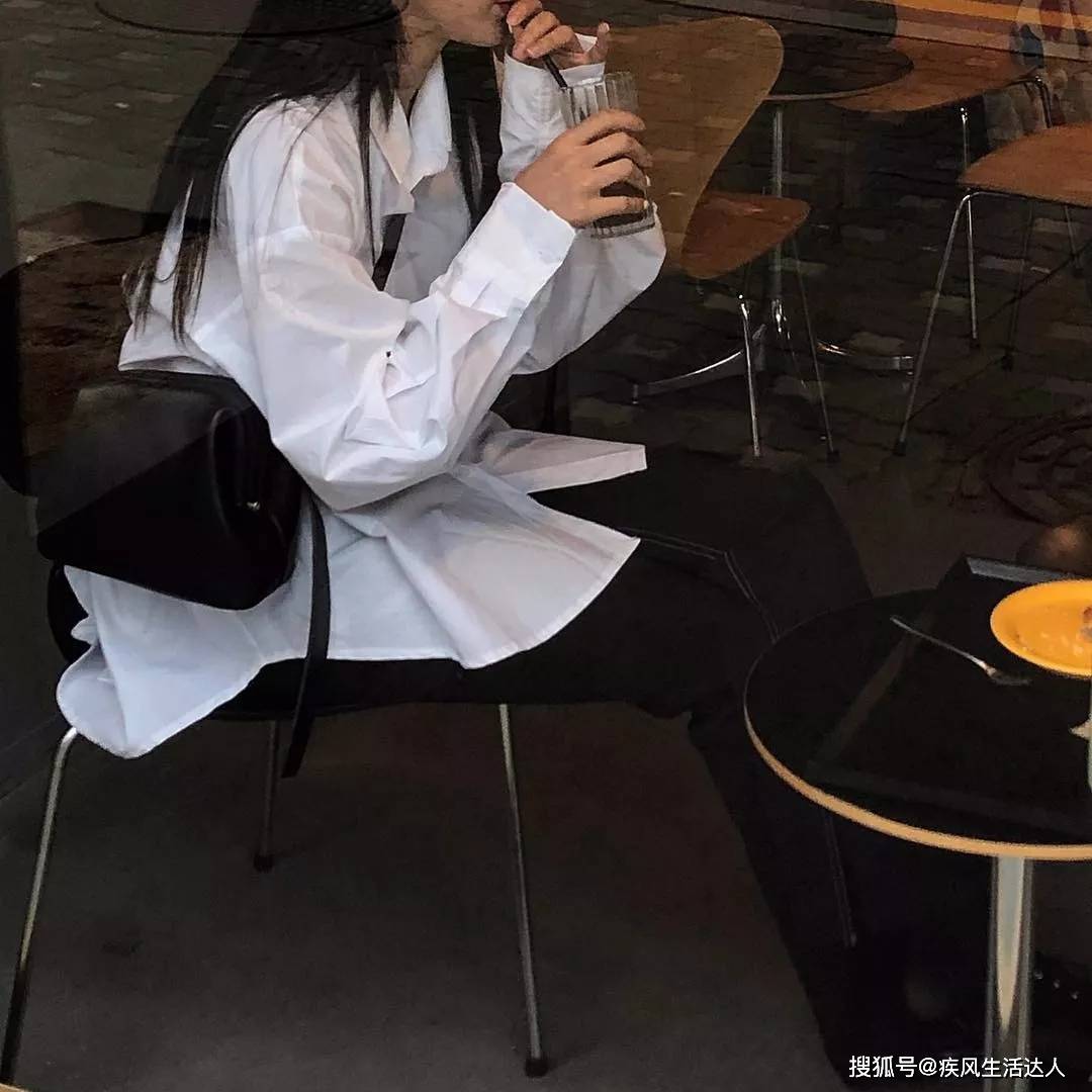 黑色 百搭“All Black”这样穿搭出多层次！韩国网红用这些小技巧搭出特色！