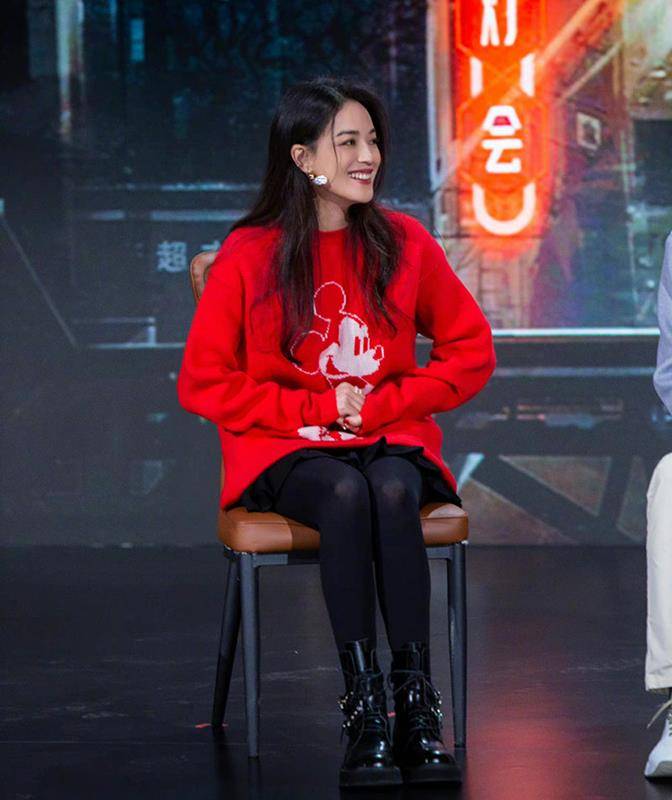 身材 舒淇这身高定真没浪费，红唇美妆气色好，鎏金黑丝看秀太有记忆点