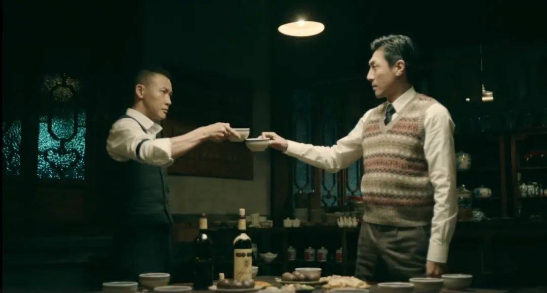 邦德|精英特工如何凸显不俗品位？除了穿衣，最离不开的是它…