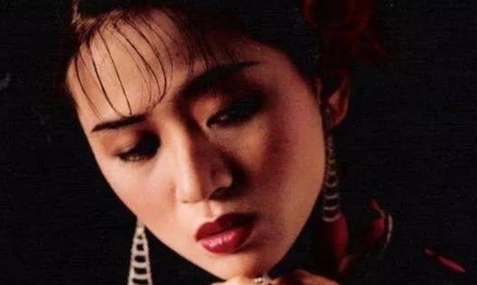 电影|电影《梅艳芳》,爱情线贯穿其中,两段感情交代清楚了