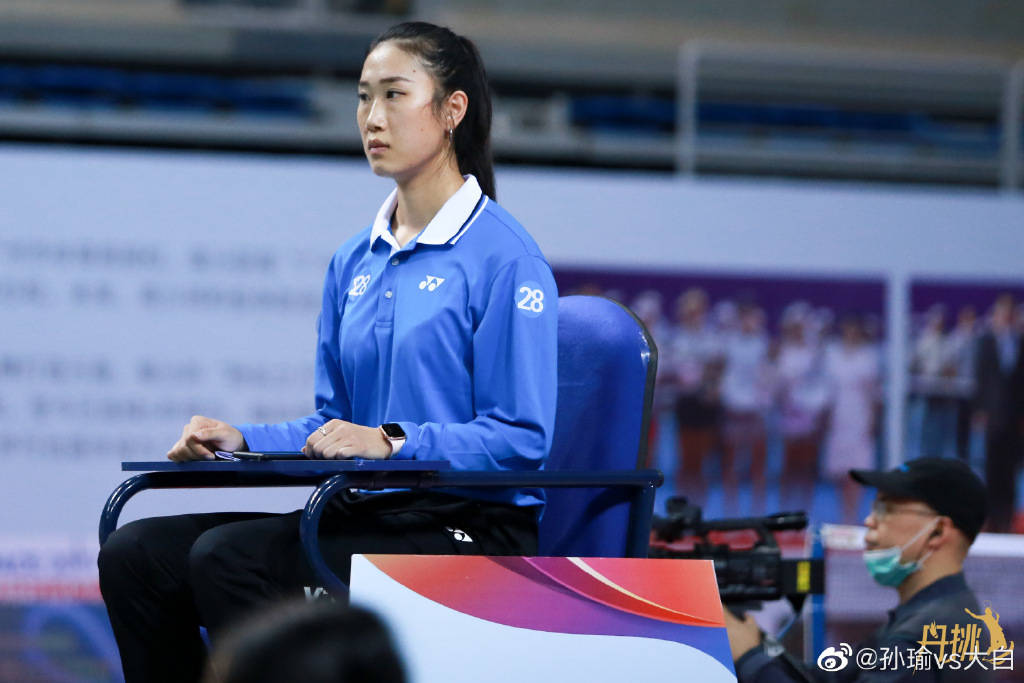 前国羽"一姐"重回球场,25岁当打之年无奈退役太遗憾_孙瑜