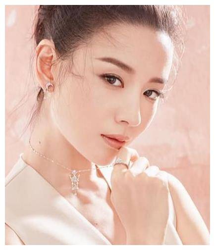 脸上也充满了满足的幸福？艾维尼沃