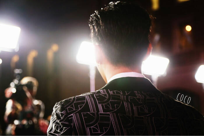 网络疯传某加拿大籍艺人用针轻生,源头竟是网友耍朋友玩!_谣言