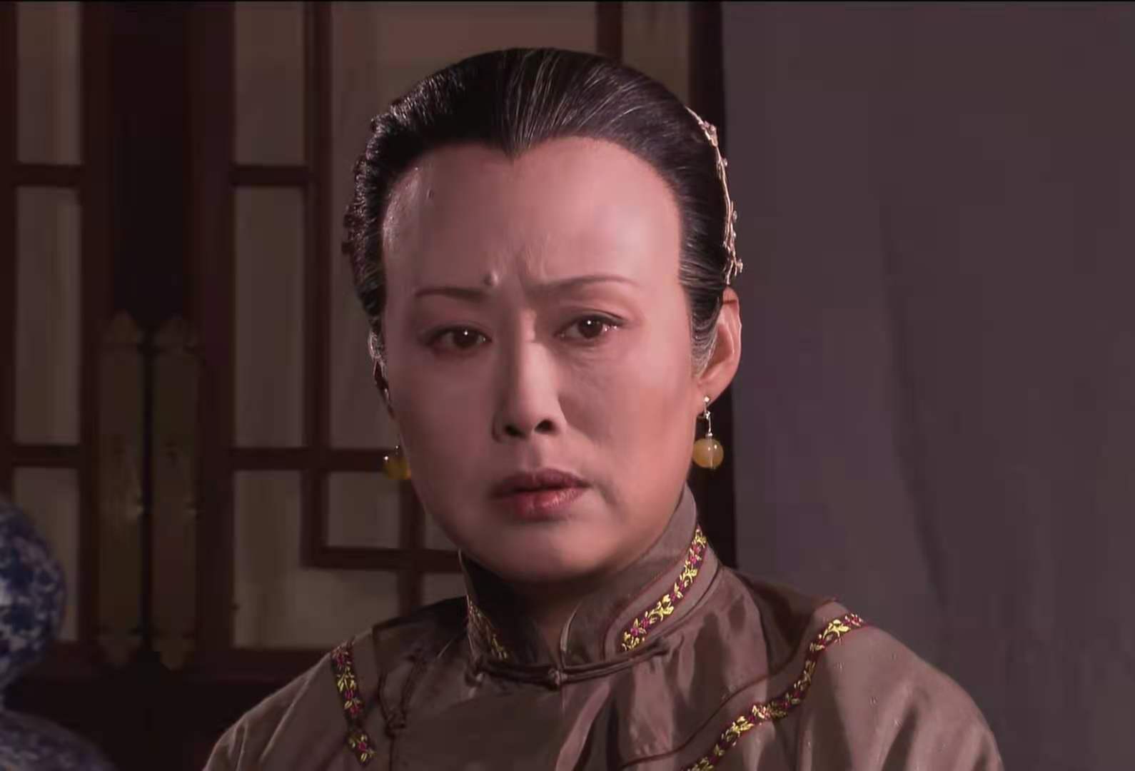 《大宅门》:三爷为何没有像贵五一般落魄,功劳可不仅是二奶奶的