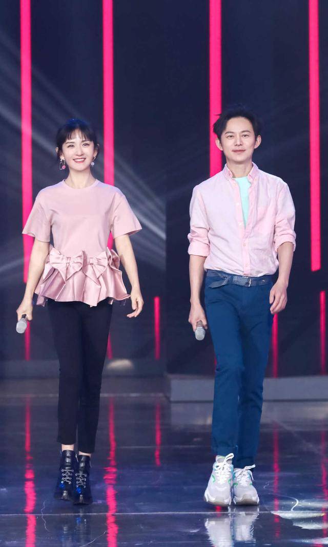 腰带 谢娜气质开挂，BOBO头搭配碎花连衣裙清爽时髦，美出新高度