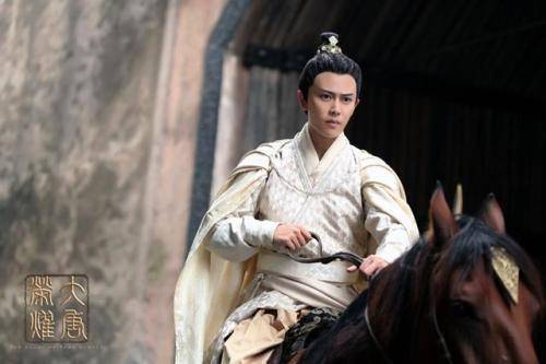 演技|“神奇”的任嘉伦：主演8部电视剧，仅糊了5部，女主是谁很重要