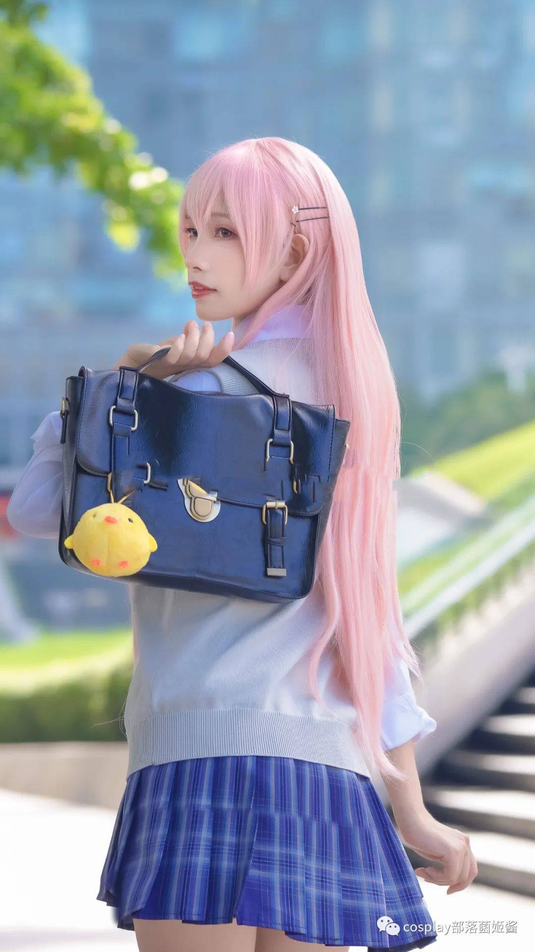 cos:孟菲斯换装课间的微风cos正片@薇薇_wb